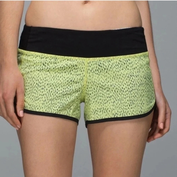 Lululemon Run Speed Shorts In Dottie Dash Clarity Yellow Black Size 4 - Picture 1 of 8